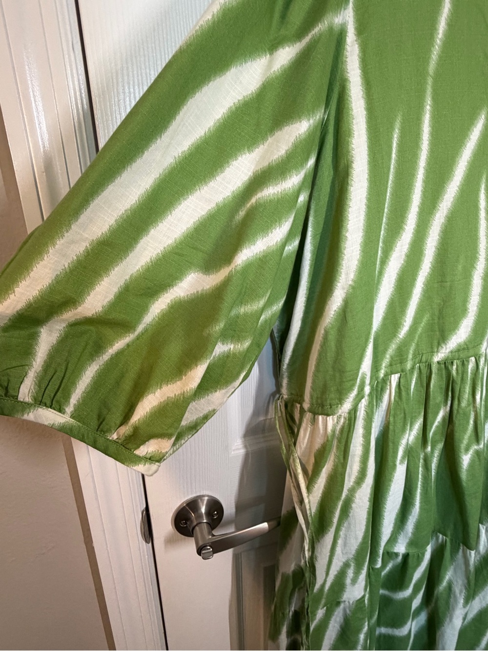 H&M Light Green and Off White Printed V-Neck Dress - Picture 5 of 11
